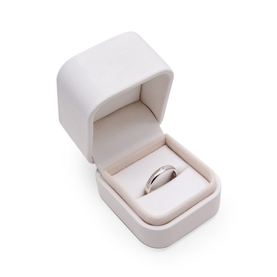 CMYK 4C Aksamitne magnetyczne pudełko na biżuterię Skórzane pudełko na obrączki srebrne tłoczenie